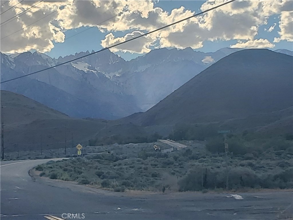 https://media.crmls.org/medias/7aa37cf0-75dc-4e7f-9b93-978c7cff63e3.jpg?preset=X-Large
