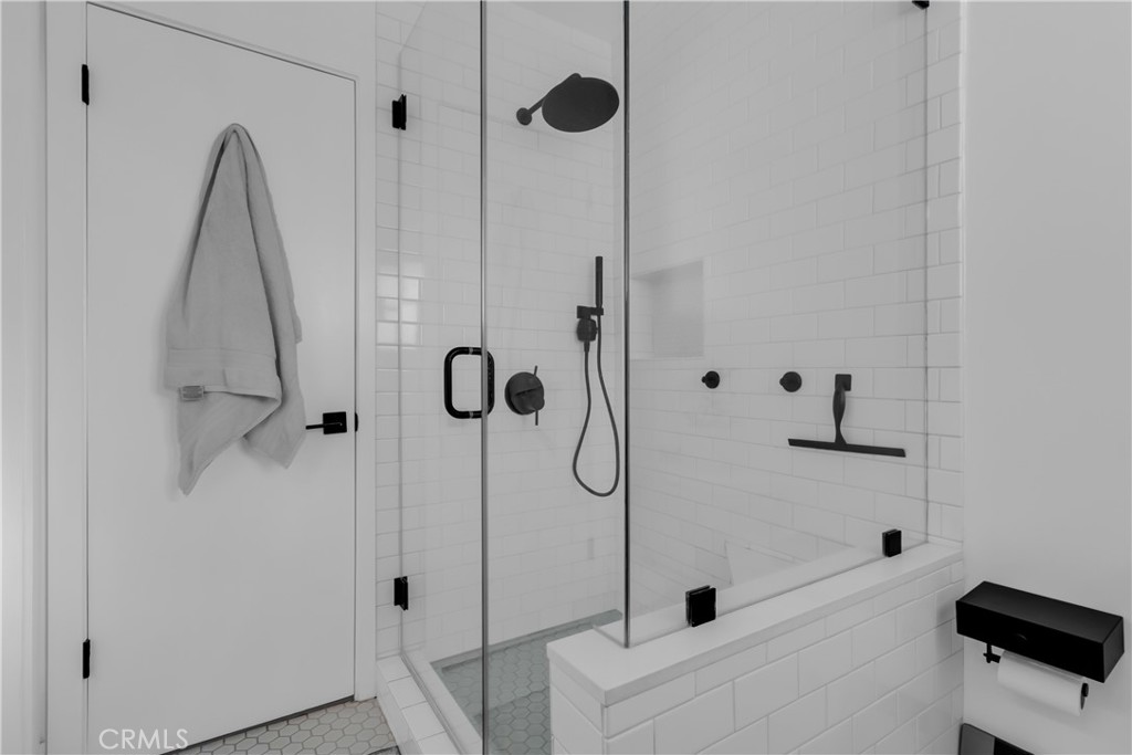 MLS #DW25267370 image #16