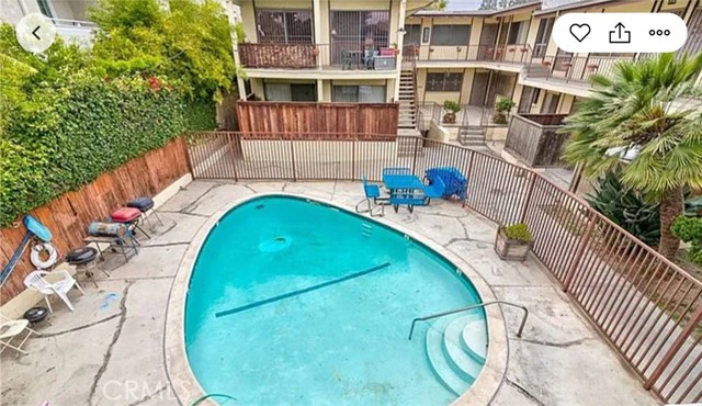 Detail Gallery Image 2 of 11 For 756 N Inglewood, Inglewood,  CA 90302 - 2 Beds | 2 Baths