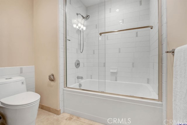 Detail Gallery Image 12 of 15 For 423 Caruso Ave, Glendale,  CA 91210 - 2 Beds | 2/1 Baths