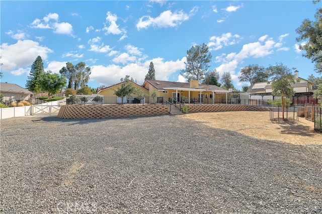18687 Chickory Drive, Riverside CA: https://media.crmls.org/medias/7aa6f0ac-105f-40b2-96f9-35ab6f949c57.jpg