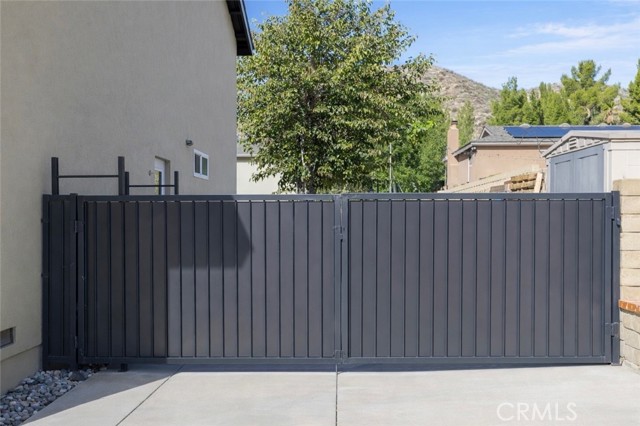 Detail Gallery Image 39 of 46 For 28975 Lotusgarden Dr, Canyon Country,  CA 91387 - 4 Beds | 3 Baths