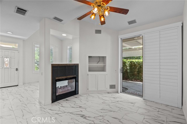 27017 Big Rapids, Valencia CA: https://media.crmls.org/medias/7aa76f0d-4ffd-49f7-8801-ceb85a64204a.jpg