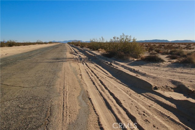 Detail Gallery Image 7 of 11 For 4093 Bullion Mountain Rd, Twentynine Palms,  CA 92277 - – Beds | – Baths