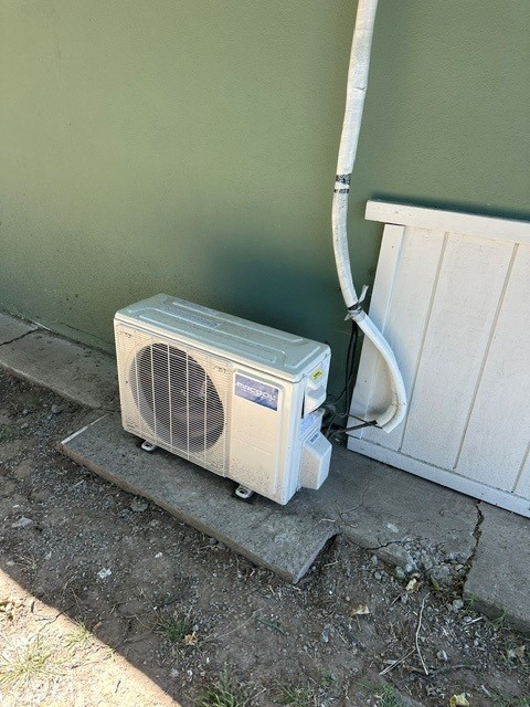 https://media.crmls.org/medias/7aa81726-1e59-4f49-b0a4-4aab2e59d74d.jpg?preset=X-Large