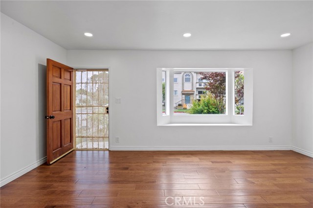 5183 Inglewood Boulevard, Culver City CA: https://media.crmls.org/medias/7aa86bd9-cb58-4584-b9b2-4c4736e1782f.jpg