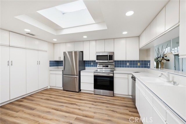 Image 11 for 76534   Begonia LN
