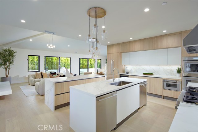 Detail Gallery Image 11 of 31 For 1312 Dover Drive, Newport Beach,  CA 92660 - 4 Beds | 4 Baths