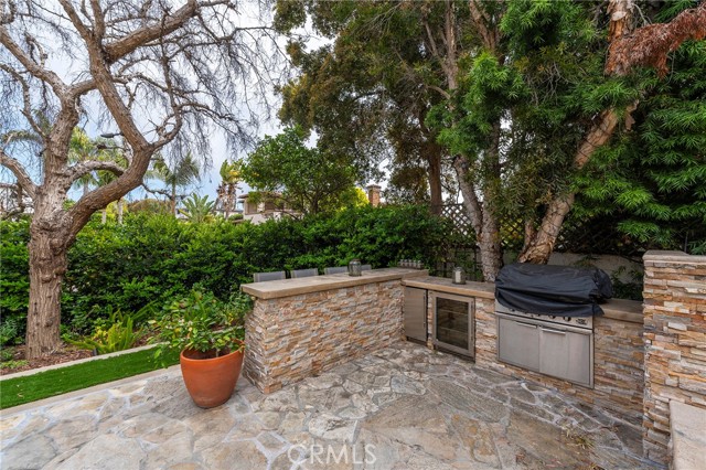 Detail Gallery Image 5 of 55 For 880 11th Street, Manhattan Beach,  CA 90266 - 5 Beds | 4 Baths