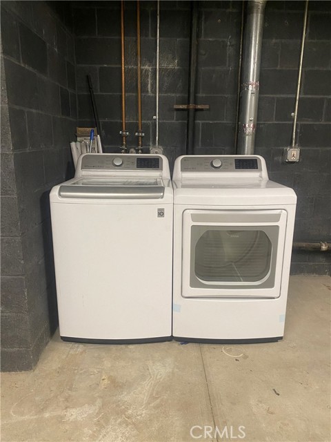 1113 Electric Avenue, Venice CA: https://media.crmls.org/medias/7aac1768-056a-486b-be4e-2601a41b2714.jpg