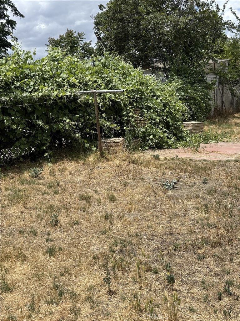 https://media.crmls.org/medias/7aac304d-bab8-4654-aa33-d4fbec22f1bc.jpg?preset=X-Large