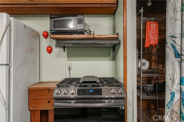 Detail Gallery Image 10 of 47 For 16179 Madrone, Cobb,  CA 95426 - 1 Beds | 1 Baths