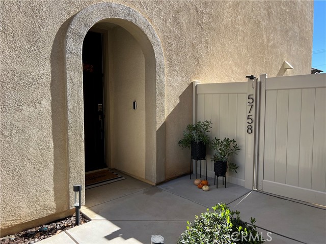 5758 Raven Way, Banning CA: https://media.crmls.org/medias/7aadc02d-9cb6-441b-ae1d-ff89e940db3d.jpg