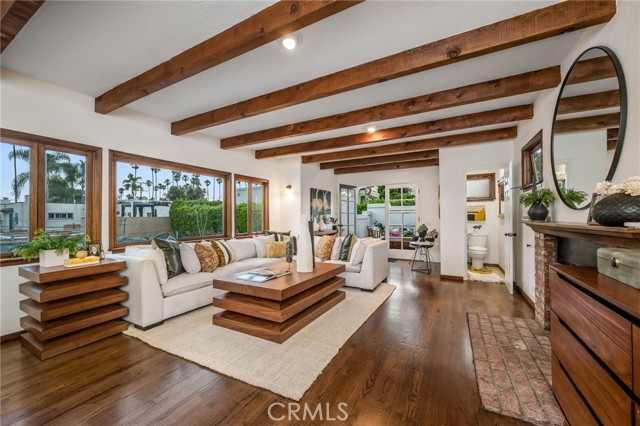 227 Ximeno Avenue, Long Beach CA: https://media.crmls.org/medias/7aae88ec-616a-4540-b27d-cfefa8587a4a.jpg