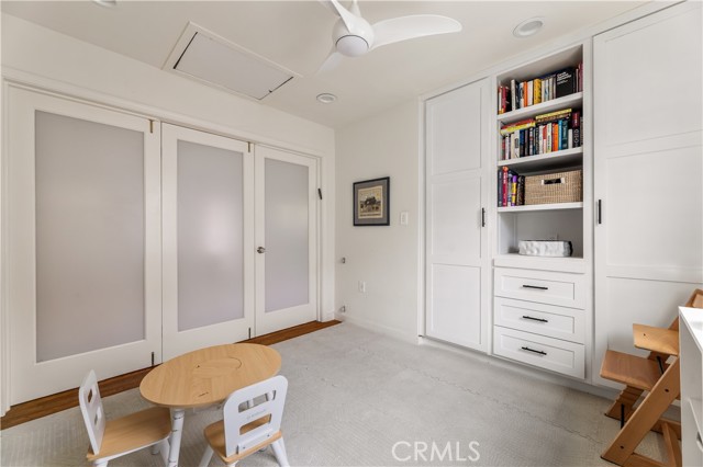 2818 S Holt Avenue, Los Angeles CA: https://media.crmls.org/medias/7aaed088-4126-447d-946e-18ec44cddbef.jpg