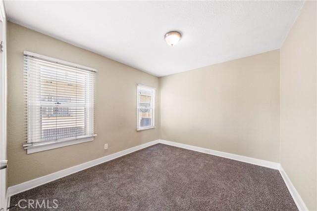 122 E 83rd Street, Los Angeles CA: https://media.crmls.org/medias/7aaf00c2-ea33-4a84-b350-988c121070d3.jpg