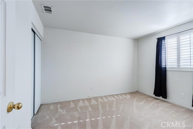 8961 Newcastle Avenue, Hesperia CA: https://media.crmls.org/medias/7aaf00f6-675f-4318-bb63-38b6bbebf9e7.jpg