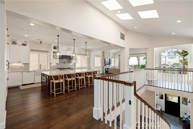 550 Helberta Avenue, Redondo Beach, California 90277, 5 Bedrooms Bedrooms, ,3 BathroomsBathrooms,Residential,Sold,Helberta,SB21204332