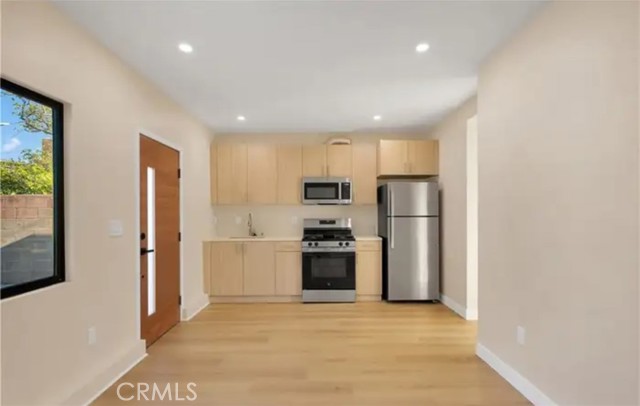 Detail Gallery Image 2 of 9 For 10507 Dempsey Ave, Granada Hills,  CA 91344 - 1 Beds | 1 Baths