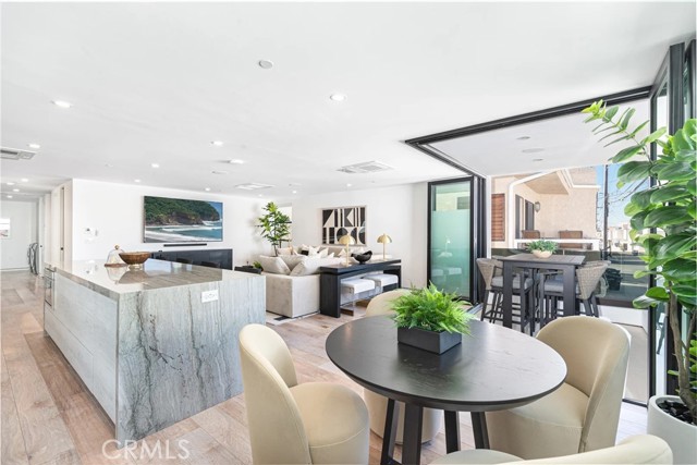 1034 W Balboa Boulevard, Newport Beach CA: https://media.crmls.org/medias/7ab04237-e0a5-428e-a97a-de03068818aa.jpg