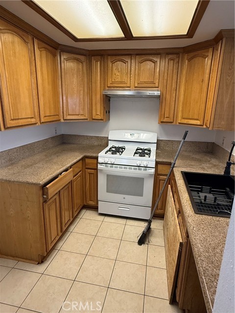 Detail Gallery Image 10 of 24 For 12235 Pine St #5,  Norwalk,  CA 90650 - 2 Beds | 2/1 Baths