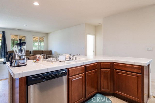 Detail Gallery Image 11 of 25 For 5348 E Tower Ave, Fresno,  CA 93725 - 4 Beds | 2/1 Baths