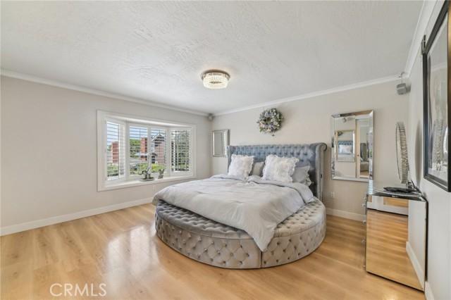 Detail Gallery Image 9 of 19 For 17675 Rainglen, Huntington Beach,  CA 92649 - 4 Beds | 2/1 Baths
