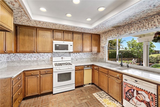 28215 Leticia, Mission Viejo CA: https://media.crmls.org/medias/7ab177b4-c9f4-4d06-88c8-2aeade47e66f.jpg