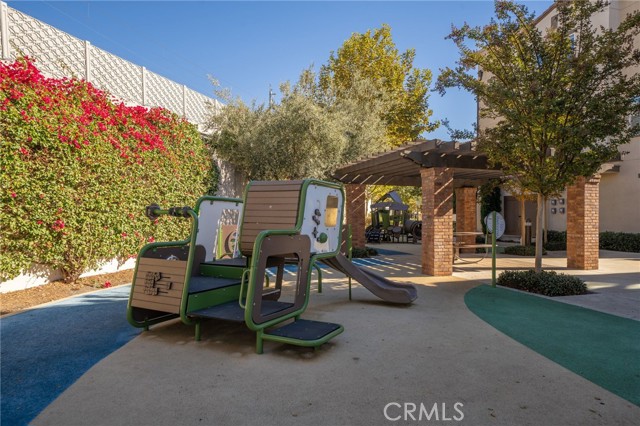 Detail Gallery Image 33 of 34 For 631 W Foothill Bld #24,  Glendora,  CA 91741 - 3 Beds | 2/2 Baths