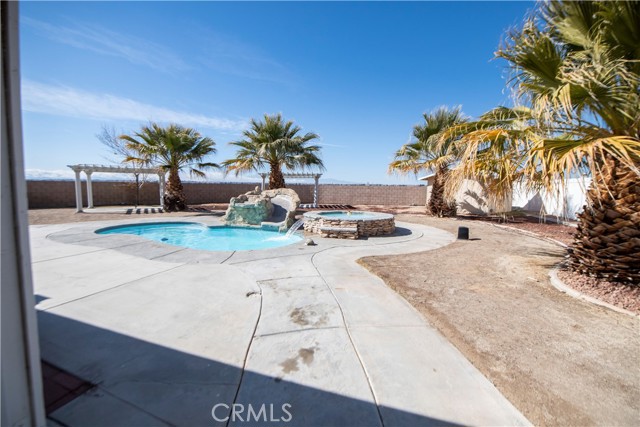 13436 Havasu Road, Apple Valley CA: https://media.crmls.org/medias/7ab263cb-ca7e-41c8-b223-51d91bfcb176.jpg