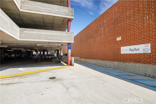 420 S San Pedro Street, Los Angeles CA: https://media.crmls.org/medias/7ab2732b-3ccf-4f5b-97cc-bd216eb75025.jpg