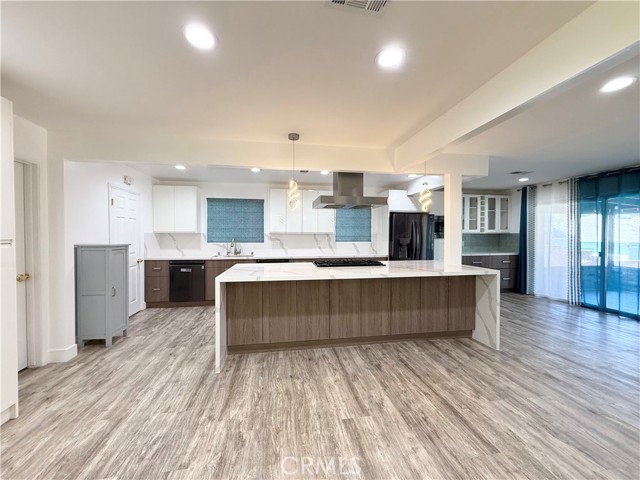 Detail Gallery Image 8 of 39 For 23233 Vanowen St, West Hills,  CA 91307 - 3 Beds | 2 Baths