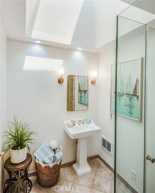 4906 Blackhorse Road, Rancho Palos Verdes, California 90275, 4 Bedrooms Bedrooms, ,1 BathroomBathrooms,Residential,Sold,Blackhorse,PV24079667