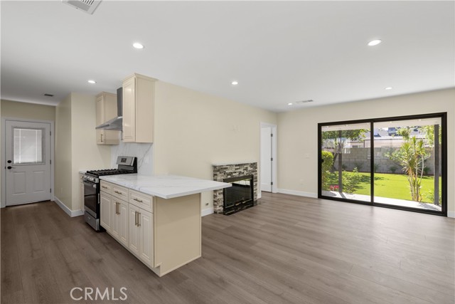 Detail Gallery Image 3 of 27 For 7341 Paso Robles Ave, Van Nuys,  CA 91406 - 3 Beds | 2 Baths