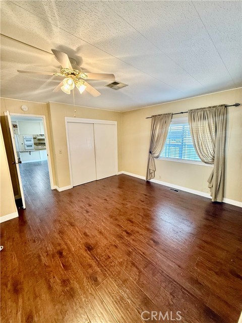 27601 Sun City Boulevard, Menifee CA: https://media.crmls.org/medias/7ab3f892-3a1c-4b49-96ff-3800a5f41c83.jpg