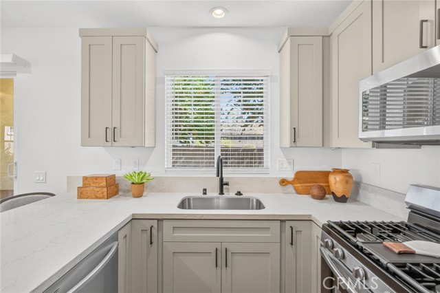 1324 Estel photo 14