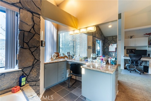 Detail Gallery Image 24 of 37 For 39802 Lakeview Dr #10,  Big Bear Lake,  CA 92315 - 2 Beds | 2/1 Baths