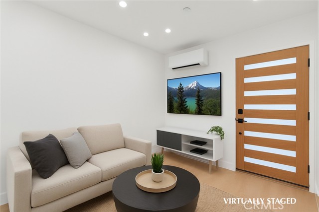 5734 Stansbury Avenue, Van Nuys CA: https://media.crmls.org/medias/7ab445c7-752c-4087-a0df-a9505d3c0b2d.jpg