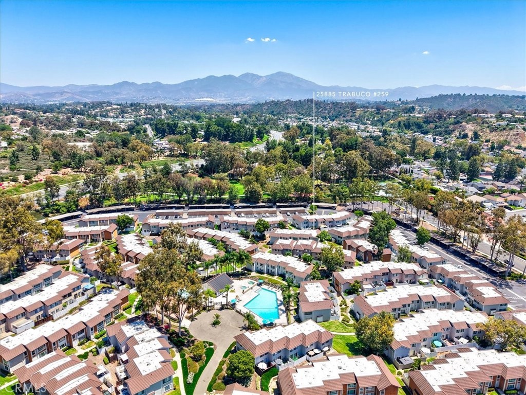 https://media.crmls.org/medias/7ab480ab-3d3f-454d-9a8f-1036b9f470c7.jpg?preset=X-Large