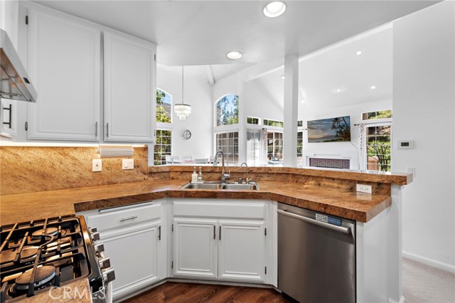 87 Montara Drive, Aliso Viejo CA: https://media.crmls.org/medias/7ab49cb0-5f4a-4402-ad48-72a75d69a605.jpg
