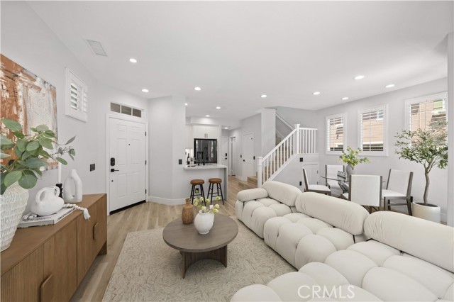 Front Image Thumbnail for CROC26086004