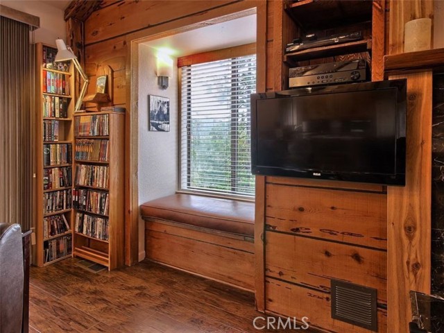 7497 Yosemite Park Way, Yosemite CA: https://media.crmls.org/medias/7ab5ca7a-0e49-4bb1-95f1-fe8d3c926b05.jpg