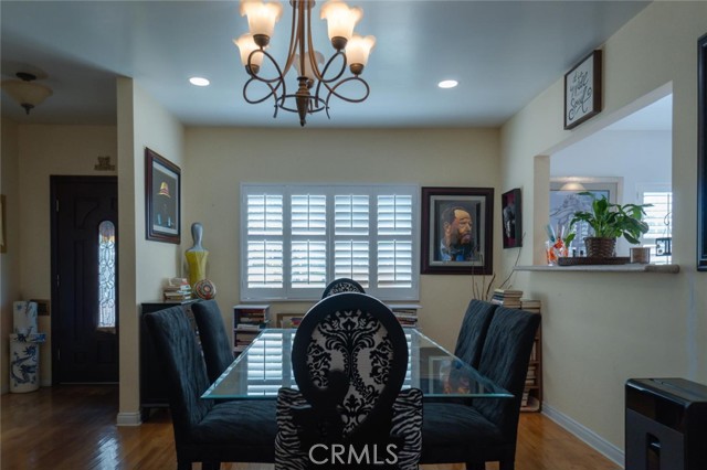 3815 Welland Avenue, Los Angeles CA: https://media.crmls.org/medias/7ab5dbfe-d404-41dc-bca8-15902882f7cd.jpg