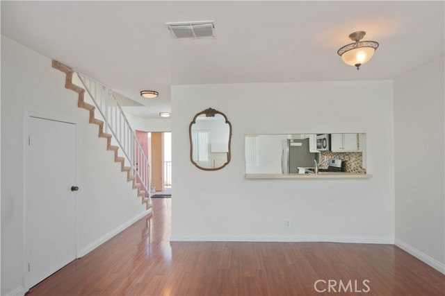 Detail Gallery Image 11 of 24 For 21040 Parthenia St #26,  Canoga Park,  CA 91304 - 2 Beds | 2/1 Baths