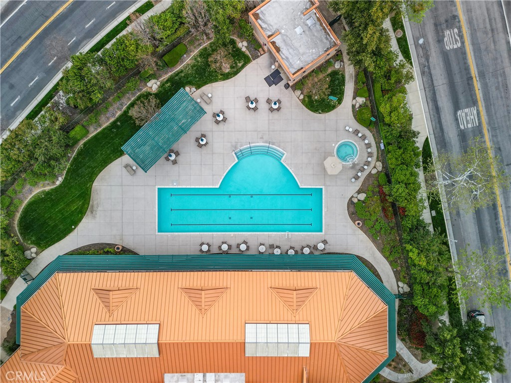 https://media.crmls.org/medias/7ab64262-d8aa-4c2e-bf1b-163c20505859.jpg?preset=X-Large
