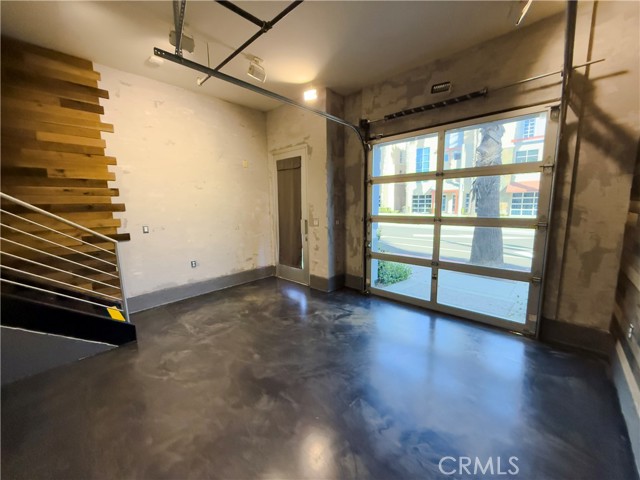 909 E Santa Ana Boulevard, Santa Ana CA: https://media.crmls.org/medias/7ab674eb-af71-4384-ab18-94c858830c55.jpg