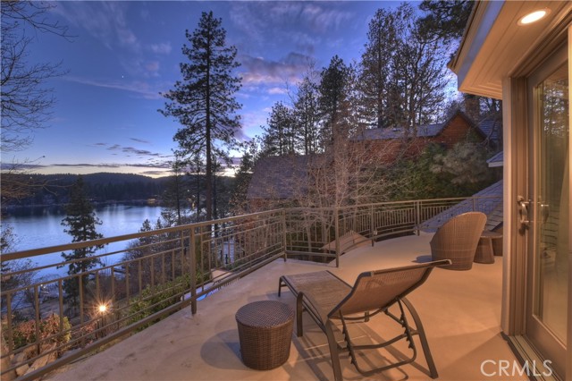 Detail Gallery Image 12 of 63 For 28175 North Shore Rd, Lake Arrowhead,  CA 92352 - 5 Beds | 5/1 Baths