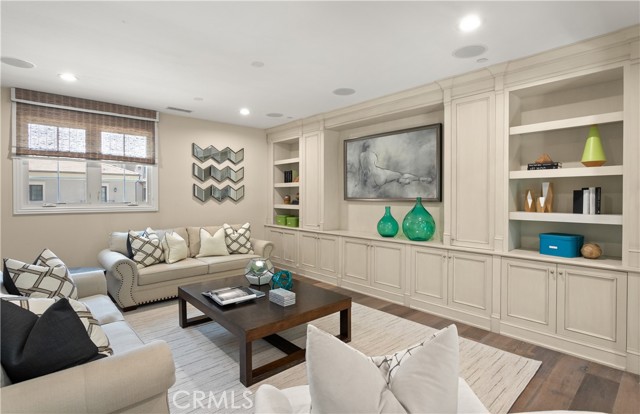 121 Amber Sky, Irvine CA: https://media.crmls.org/medias/7ab78663-4e06-4ea9-a663-3ee4e144216d.jpg