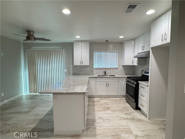 Detail Gallery Image 9 of 18 For 13549 Niabi Rd #C,  Apple Valley,  CA 92308 - 2 Beds | 1 Baths