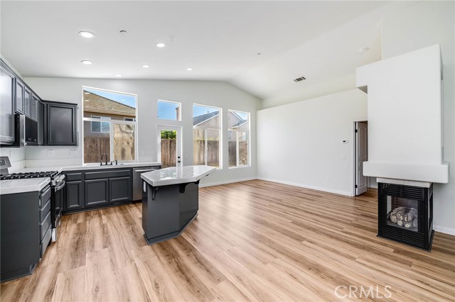 Detail Gallery Image 3 of 18 For 4888 Ellington, Ventura,  CA 93003 - 3 Beds | 2 Baths